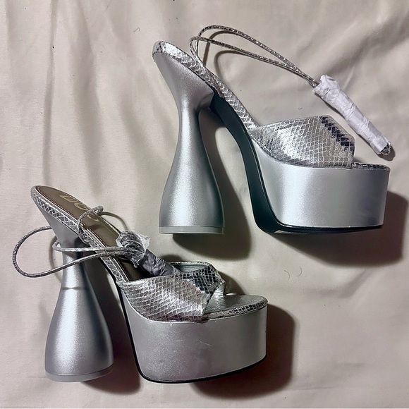 EGO Official - Bite Me Platform Heels - Picture 3 of 4